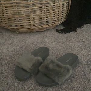 Grey steve madden slides